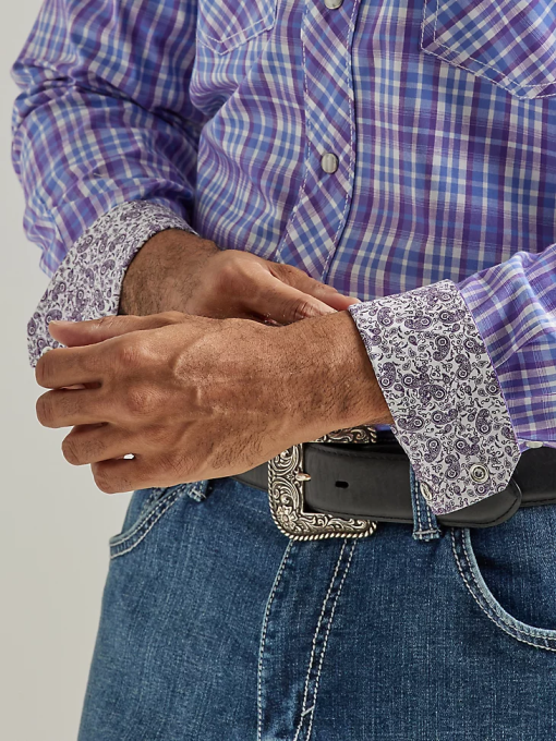 klær nei Wrangler menn 20x konkurranse avansert komfort langermet western-rutet skjorte med to lommer lilla druesjekk (112327809) 8V40496