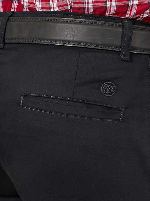 klær nei Wrangler menn casuals plisserte bukser med avslappet passform foran svart (00097bk) 8V40261