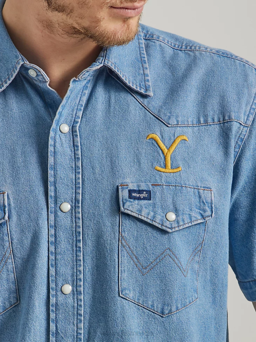 klær nei Wrangler x Yellowstone menn kortermet chambray arbeidsskjorte stonewash indigo (112337485) 8V40505